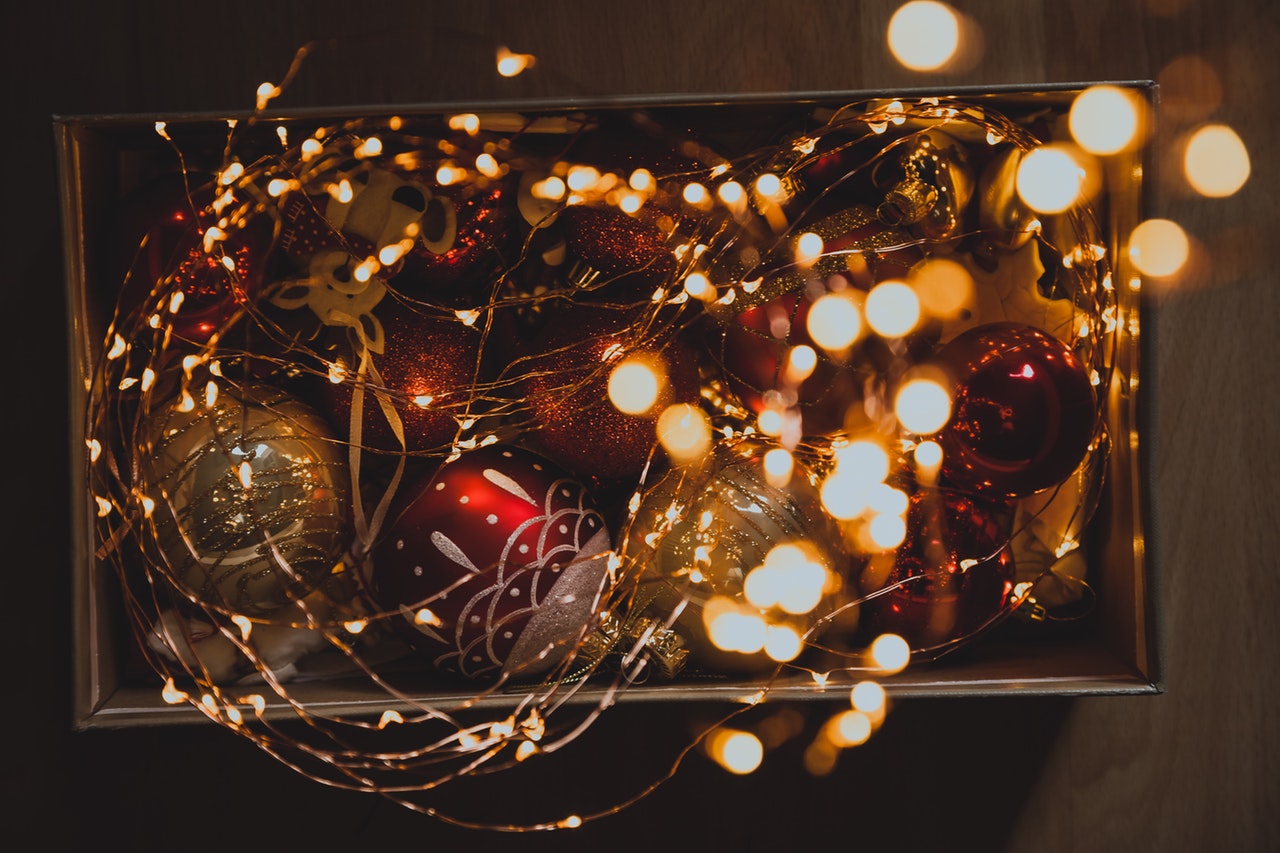 string-lights-and-baubles-christmas